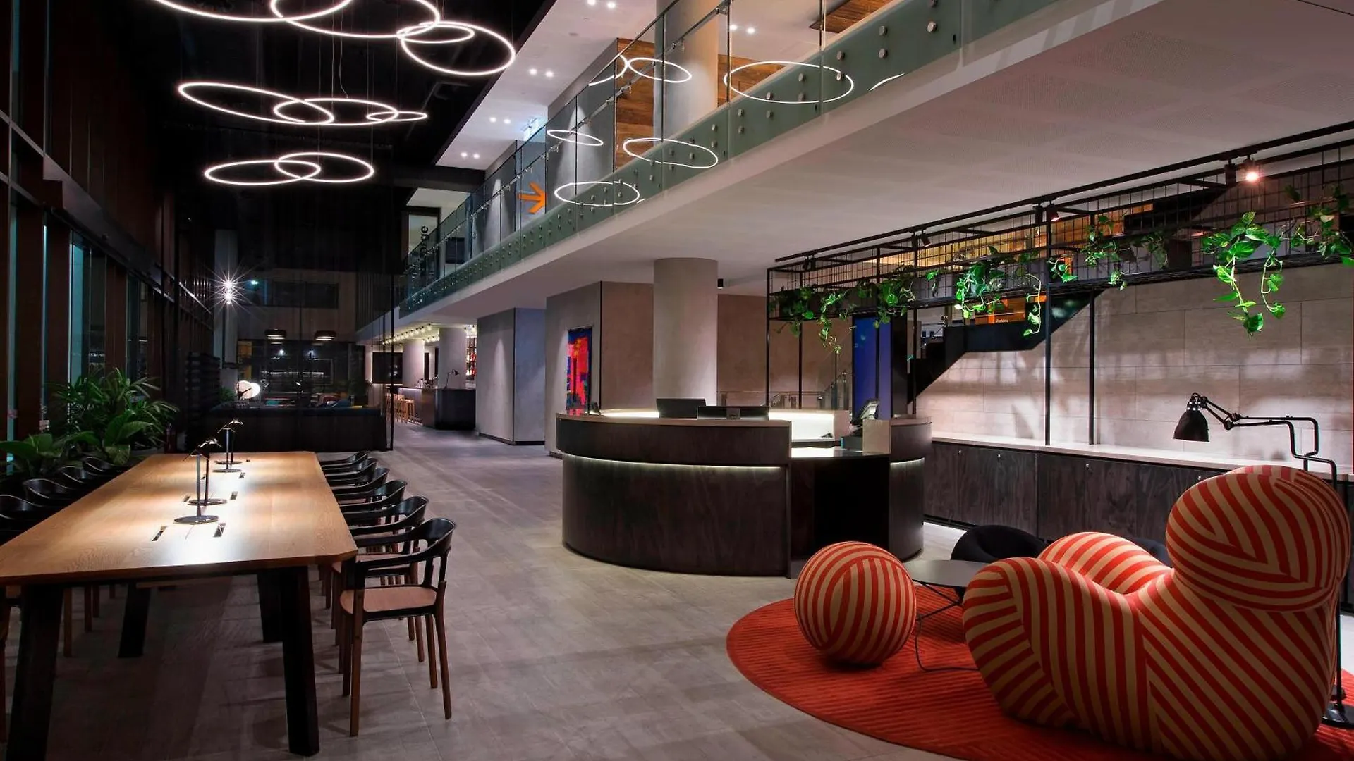 Aloft Perth Hotel 4*,